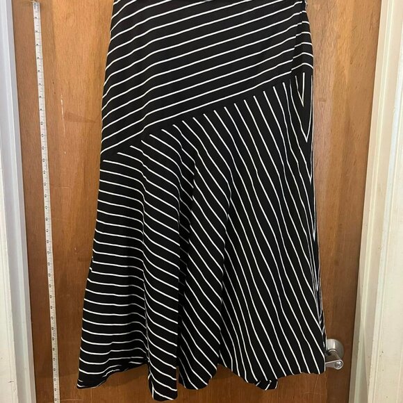 Size L - Chaps - Black/Dark Navy and White Striped Skirt - Picture 5 of 6